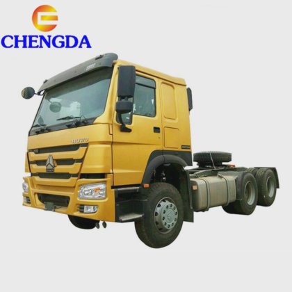 新品 Sinotrok 6x6 6x4 4x2 トラクタヘッドトレーラーヘッドトラックの販売価格 場所 山東省 中国