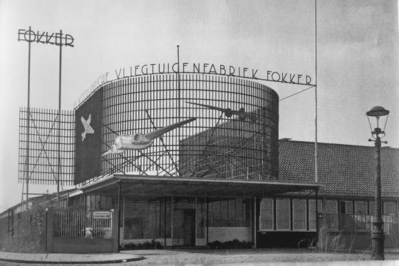 フォッカー・エコールド - KF 400