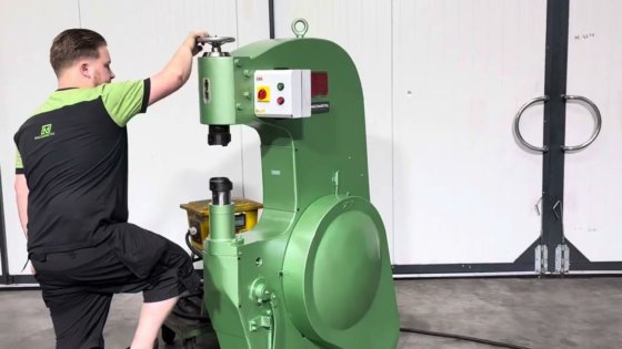 フォッカー・エコールド - KF 400