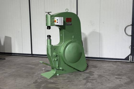 フォッカー・エコールド - KF 400