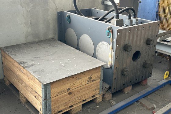 MIBA - NCフライス盤