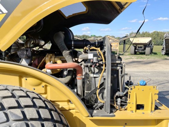 2021 Caterpillar CS66B