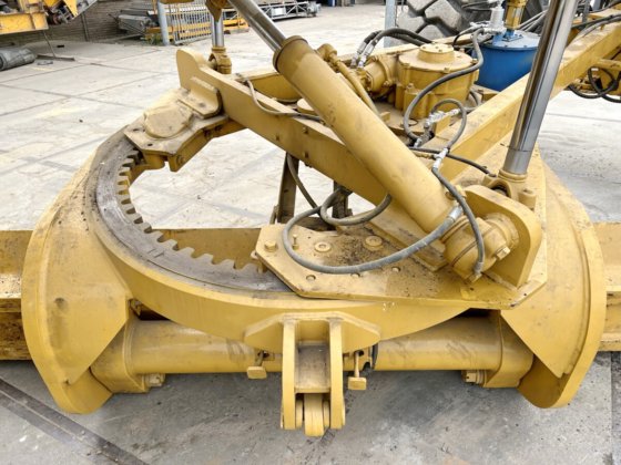 2002 Caterpillar 16H