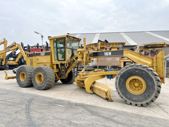 2002 Caterpillar 16H