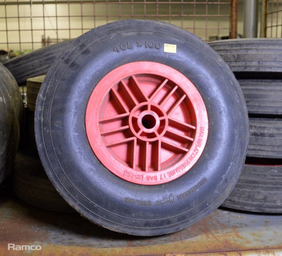 16x Hughes solid rubber wheelbarrow wheels, 4x Solid rubber wheelbarrow