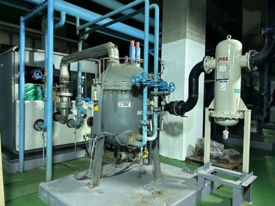 完整的压缩机房 B