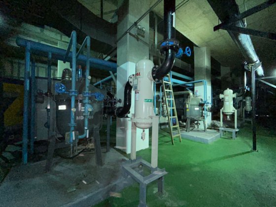 完整的压缩机房 B