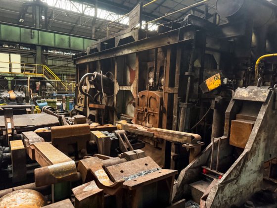 行走梁中间均质炉