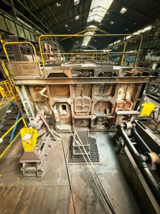 行走梁中间均质炉