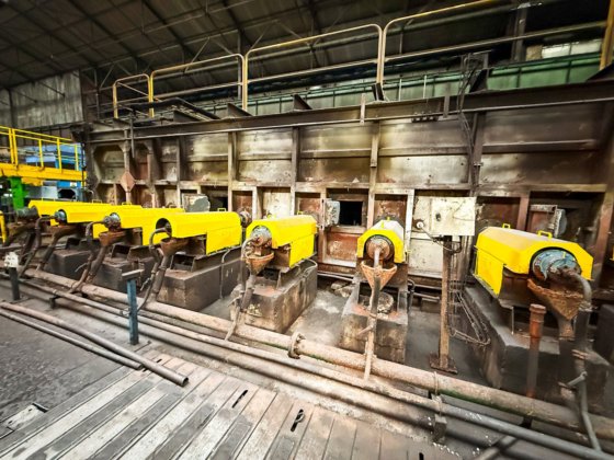 行走梁中间均质炉