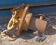 日立マンツィネン ビレット船荷降ろし用移動式掘削機（2004年）