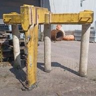 日立マンツィネン ビレット船荷降ろし用移動式掘削機（2004年）