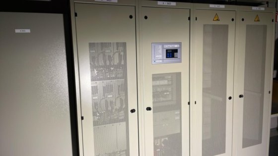 電気制御キャビネット