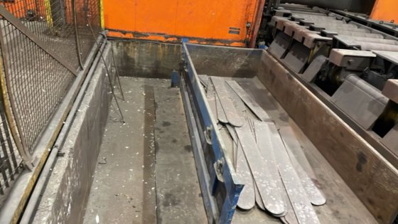 スクラップ処理用カッティング・ソー No.