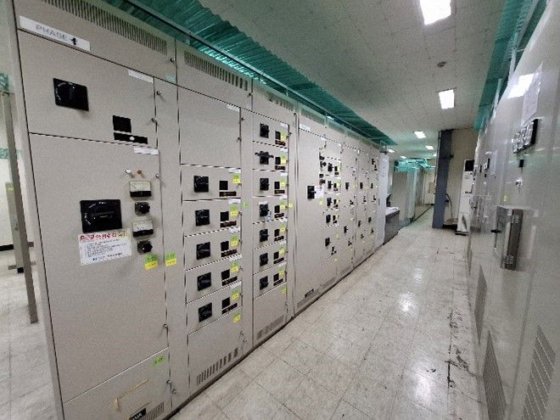 小兵卫-汉城-安川 "第 1 号磨皮机（1995/2019 年）