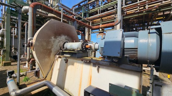 10台旋转叶片式和离心式鼓风机