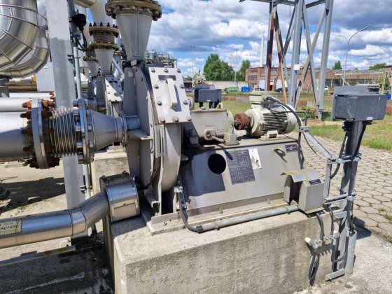 10台旋转叶片式和离心式鼓风机