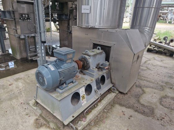 10台旋转叶片式和离心式鼓风机