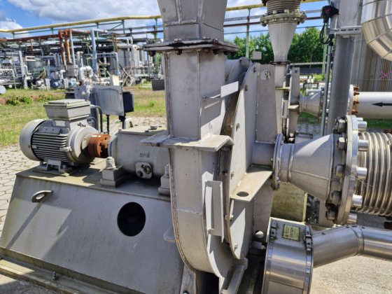 10台旋转叶片式和离心式鼓风机