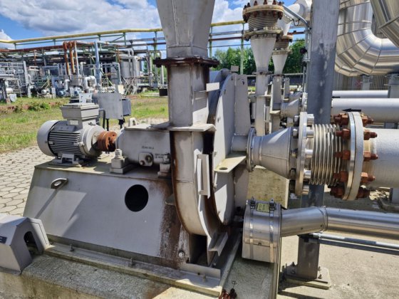 10台旋转叶片式和离心式鼓风机