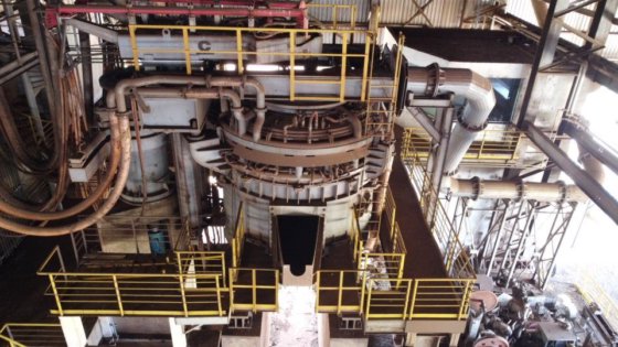 ビレットキャスター付き「コンキャスト」EAFメルトショップ（2014年）