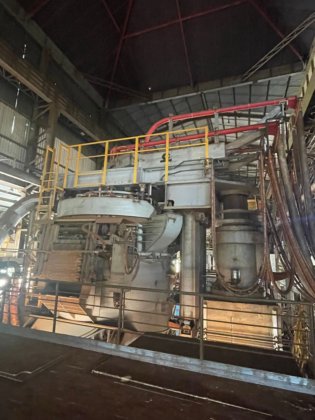 ビレットキャスター付き「コンキャスト」EAFメルトショップ（2014年）