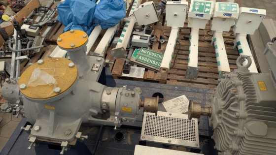 4台离心泵,含双密封系统,全新未使用