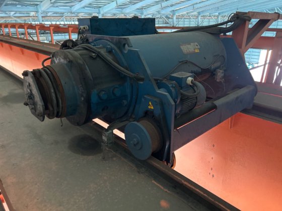 10t天井クレーン 東亜重工業株式会社LTD.