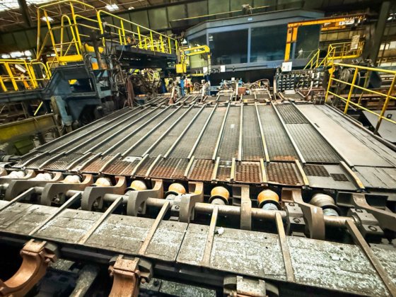 センタリングプレス（プレス・ア・センデ）」とピアサー（ピアサー）