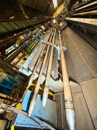 センタリングプレス（プレス・ア・センデ）」とピアサー（ピアサー）