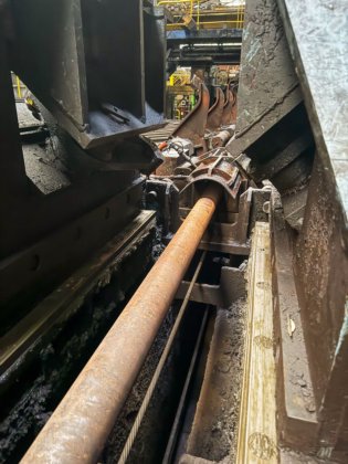 センタリングプレス（プレス・ア・センデ）」とピアサー（ピアサー）