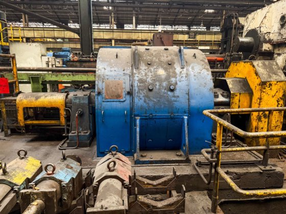 センタリングプレス（プレス・ア・センデ）」とピアサー（ピアサー）