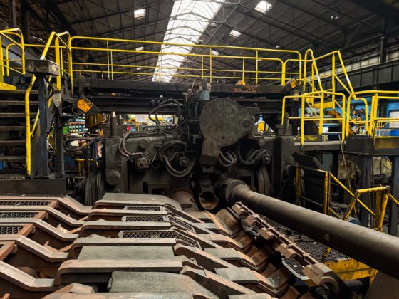 センタリングプレス（プレス・ア・センデ）」とピアサー（ピアサー）