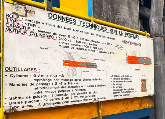 センタリングプレス（プレス・ア・センデ）」とピアサー（ピアサー）