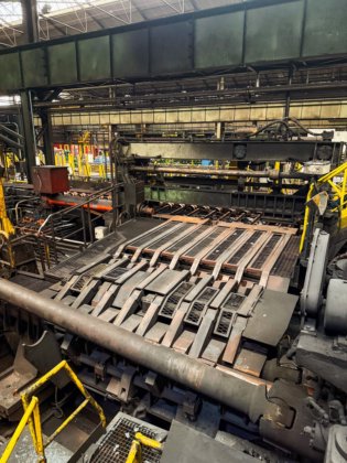 センタリングプレス（プレス・ア・センデ）」とピアサー（ピアサー）