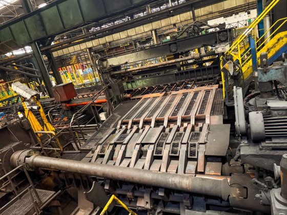 センタリングプレス（プレス・ア・センデ）」とピアサー（ピアサー）