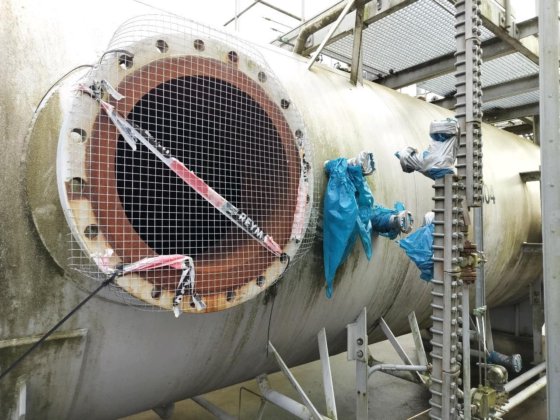 Frames 圧力容器（2001）