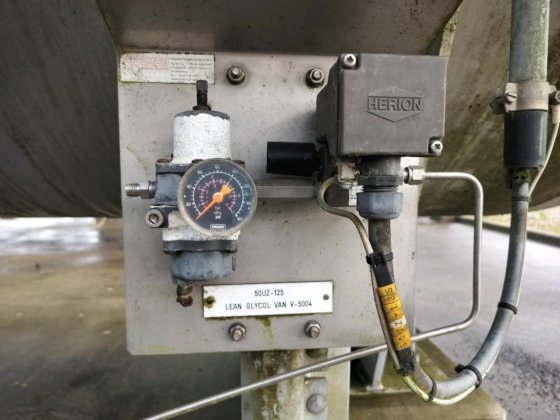 Frames 圧力容器（2001）