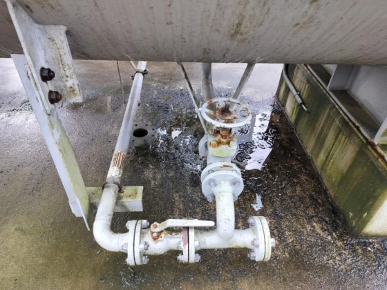 Frames 圧力容器（2001）