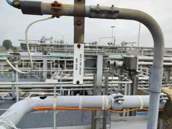 Frames 圧力容器（2001）