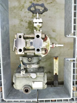 Frames 圧力容器（2001）