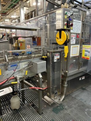 Serac 凸轮基座体积式灌装机(2004 年)