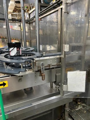 Serac 凸轮基座体积式灌装机(2004 年)