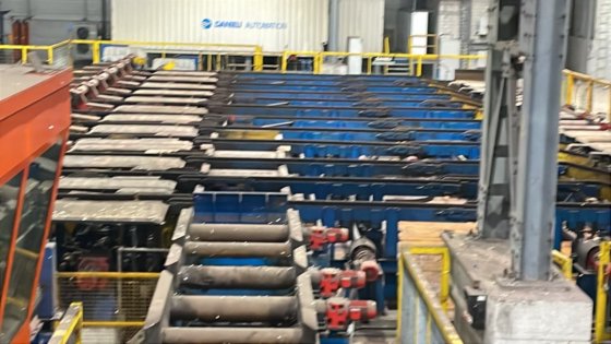 达涅利磁性堆垛机和捆扎机