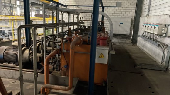 达涅利磁性堆垛机和捆扎机