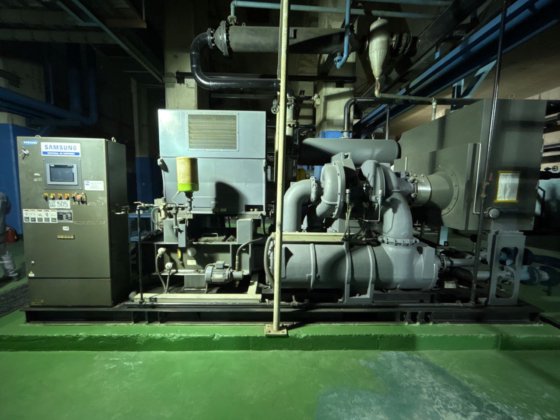 完整的压缩机房 E