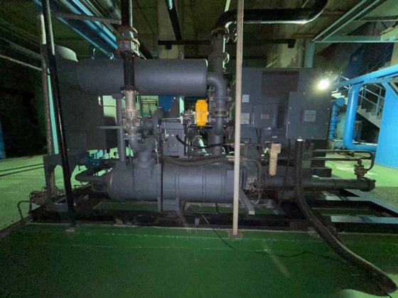 完整的压缩机房 E