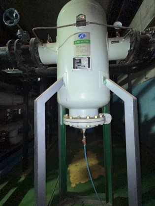 完整的压缩机房 E