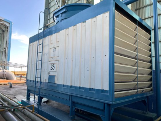 完整的压缩机房 E