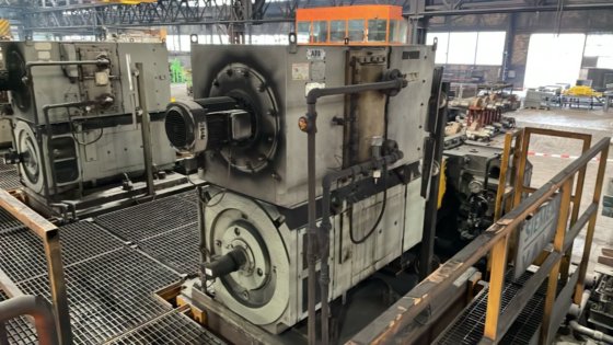 8 机架连续式精轧机